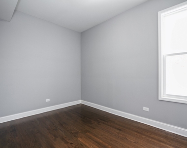 7322 S Langley Avenue - Photo Thumbnail 2