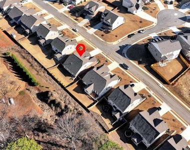 6968 Manchester Drive - Photo Thumbnail 4