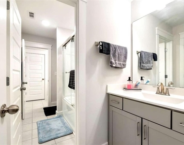 6968 Manchester Drive - Photo Thumbnail 47