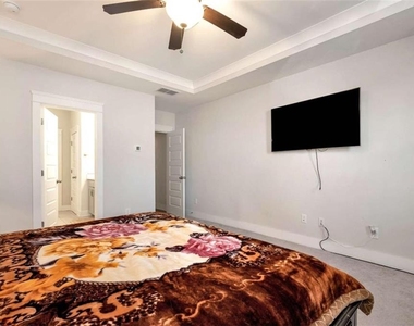 6968 Manchester Drive - Photo Thumbnail 25