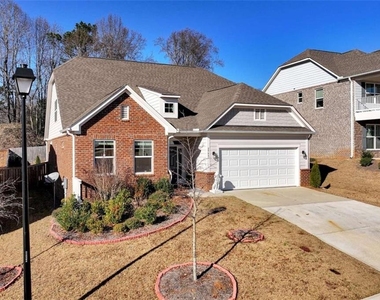 6968 Manchester Drive - Photo Thumbnail 2
