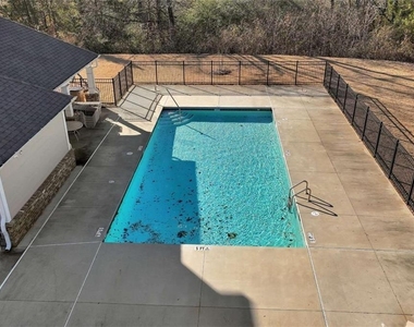 6968 Manchester Drive - Photo Thumbnail 12