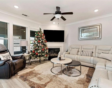 6968 Manchester Drive - Photo Thumbnail 32