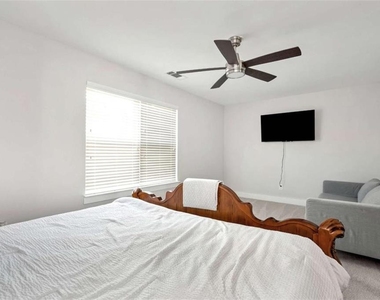 6968 Manchester Drive - Photo Thumbnail 45