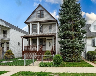 4326 N Avers Avenue - Photo Thumbnail 2