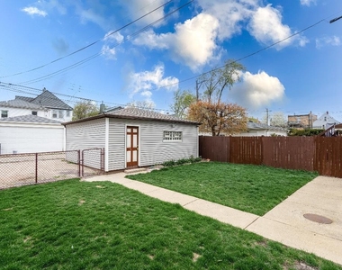 4326 N Avers Avenue - Photo Thumbnail 16