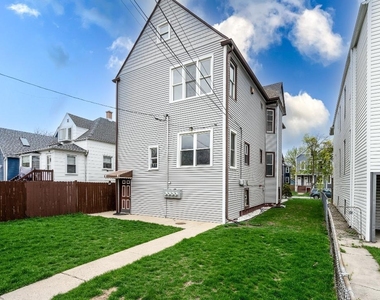 4326 N Avers Avenue - Photo Thumbnail 17