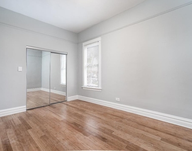 4326 N Avers Avenue - Photo Thumbnail 9