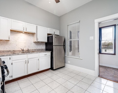 4326 N Avers Avenue - Photo Thumbnail 6