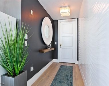 900 5th Avenue S - Photo Thumbnail 1