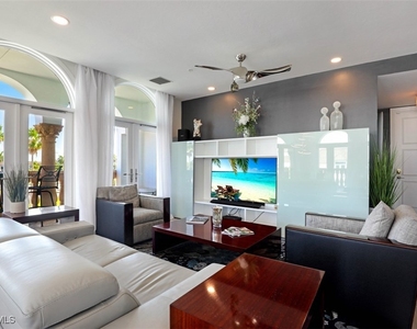 900 5th Avenue S - Photo Thumbnail 2