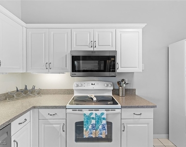 2651 Citrus Lake Drive - Photo Thumbnail 14