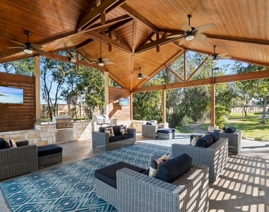 3101 Vista Drive - Photo Thumbnail 6