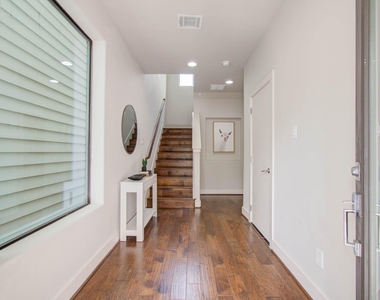 509 Gregg Street - Photo Thumbnail 4