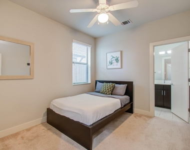 509 Gregg Street - Photo Thumbnail 6