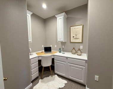 3517 Oak Landing - Photo Thumbnail 17