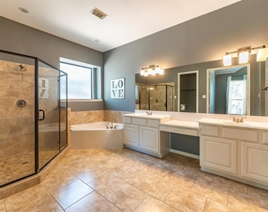 3517 Oak Landing - Photo Thumbnail 15