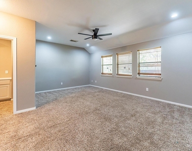3517 Oak Landing - Photo Thumbnail 18