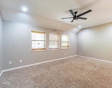 3517 Oak Landing - Photo Thumbnail 20
