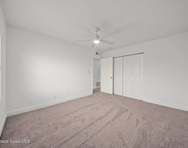 913 S Colonial Court - Photo Thumbnail 8