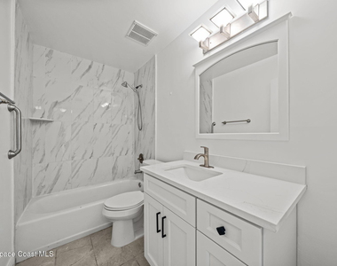 913 S Colonial Court - Photo Thumbnail 15