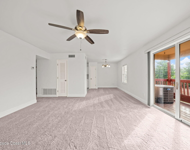 913 S Colonial Court - Photo Thumbnail 9