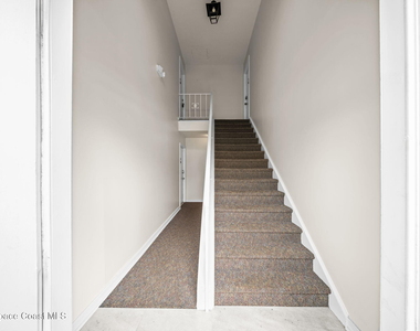 913 S Colonial Court - Photo Thumbnail 2