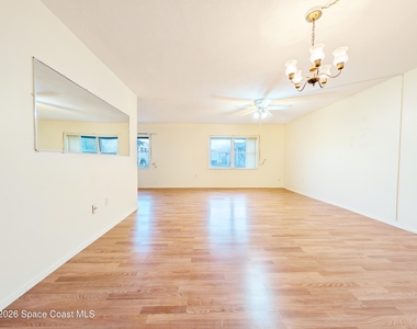 190 E Olmstead Drive - Photo Thumbnail 7