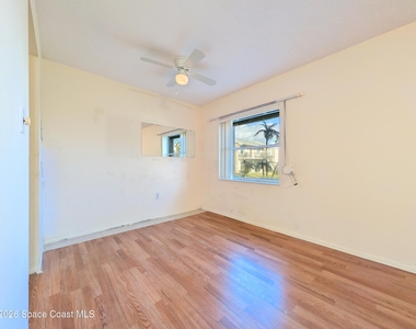 190 E Olmstead Drive - Photo Thumbnail 5