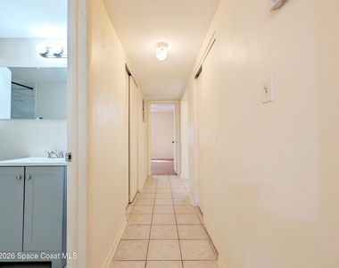 190 E Olmstead Drive - Photo Thumbnail 8