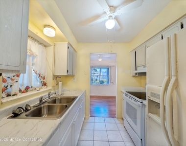 190 E Olmstead Drive - Photo Thumbnail 4