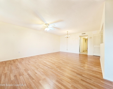 190 E Olmstead Drive - Photo Thumbnail 6