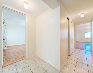 190 E Olmstead Drive - Photo Thumbnail 10