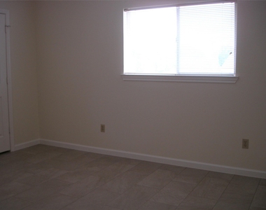 14333 Memorial Drive - Photo Thumbnail 10