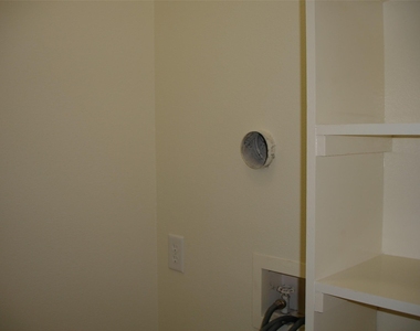14333 Memorial Drive - Photo Thumbnail 16
