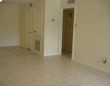 14333 Memorial Drive - Photo Thumbnail 4