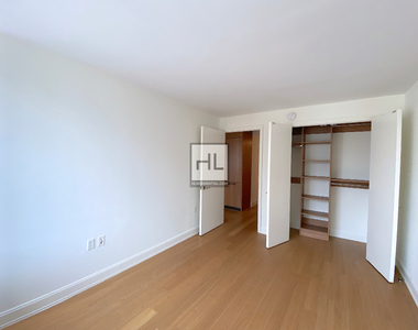 East 54th Street - Photo Thumbnail 2