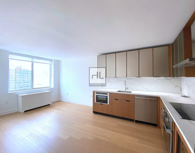 East 54th Street - Photo Thumbnail 1