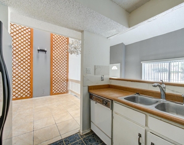 13004 Greenway Chase Court - Photo Thumbnail 9