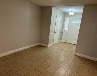 9507 Braeburn Glen Boulevard - Photo Thumbnail 9