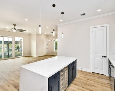 3231 Tuam Street - Photo Thumbnail 9