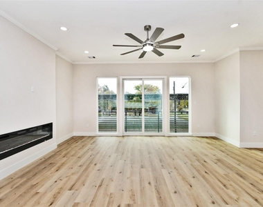 3231 Tuam Street - Photo Thumbnail 11