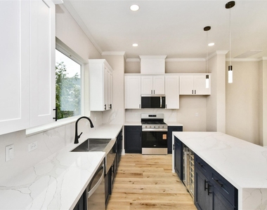 3231 Tuam Street - Photo Thumbnail 8