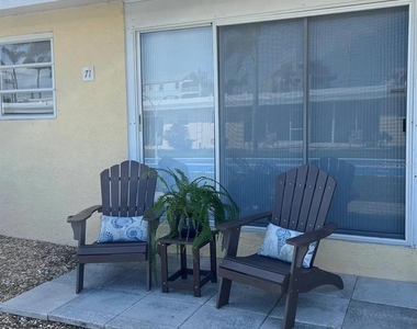 6006 Midnight Pass Road - Photo Thumbnail 10