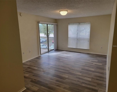 4211 Chatham Oak Court - Photo Thumbnail 5