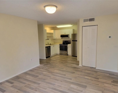 4211 Chatham Oak Court - Photo Thumbnail 6