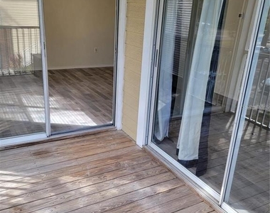 4211 Chatham Oak Court - Photo Thumbnail 12