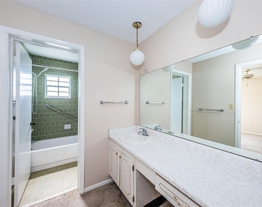 1706 Belleair Forest Drive - Photo Thumbnail 18
