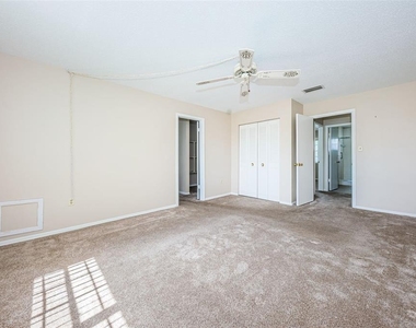 1706 Belleair Forest Drive - Photo Thumbnail 17