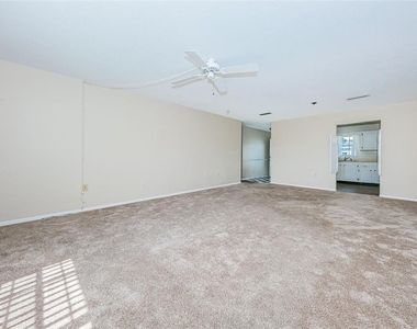 1706 Belleair Forest Drive - Photo Thumbnail 9